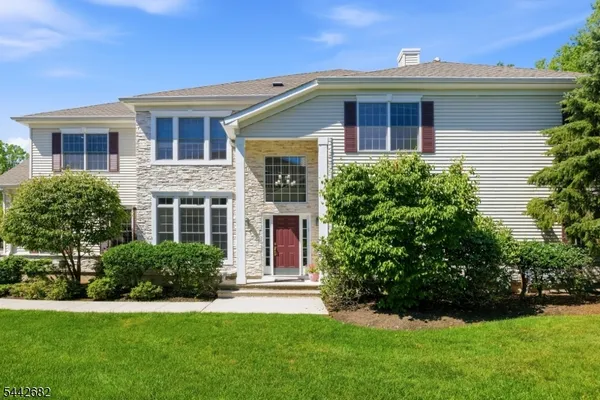 $849,900 | 10 Camlet Court, Roseland, NJ 07068