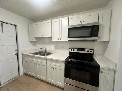 $1,795 | 5911 Northeast 18th Avenue, Unit 4, Fort Lauderdale, FL 33334