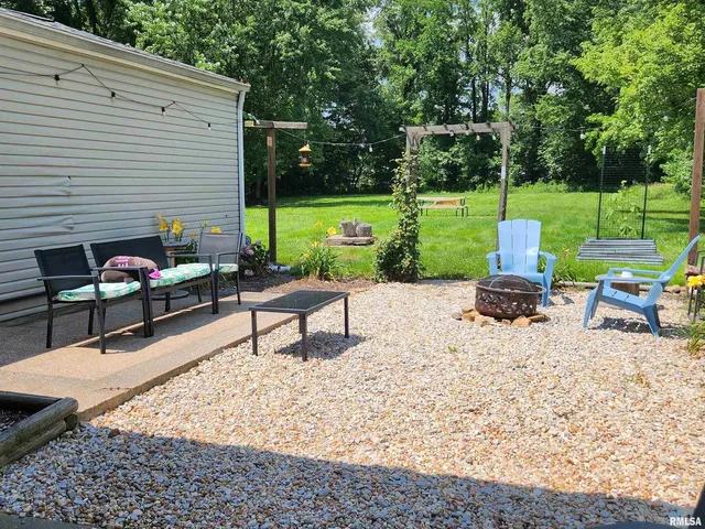 $125,000 | 820 Airport Road, Mount Vernon, IL 62864