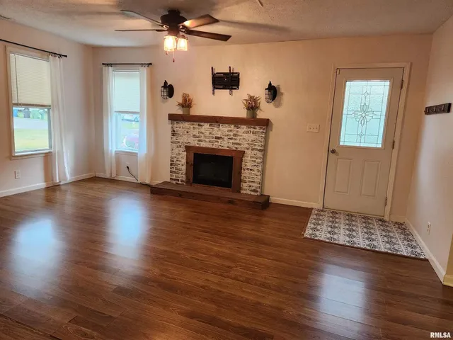 $125,000 | 820 Airport Road, Mount Vernon, IL 62864