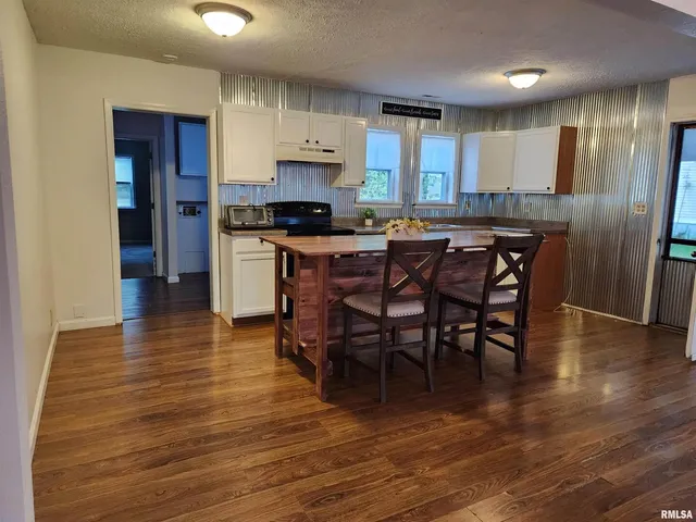 $125,000 | 820 Airport Road, Mount Vernon, IL 62864