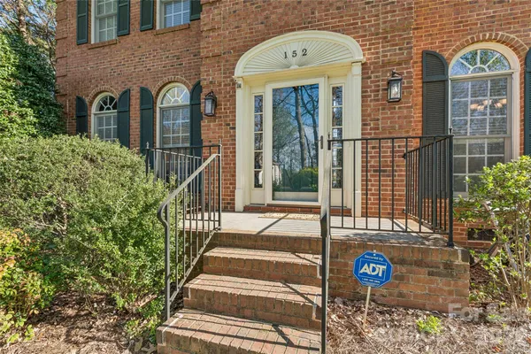 $575,000 | 152 Lockerbie Lane, Mooresville, NC 28115