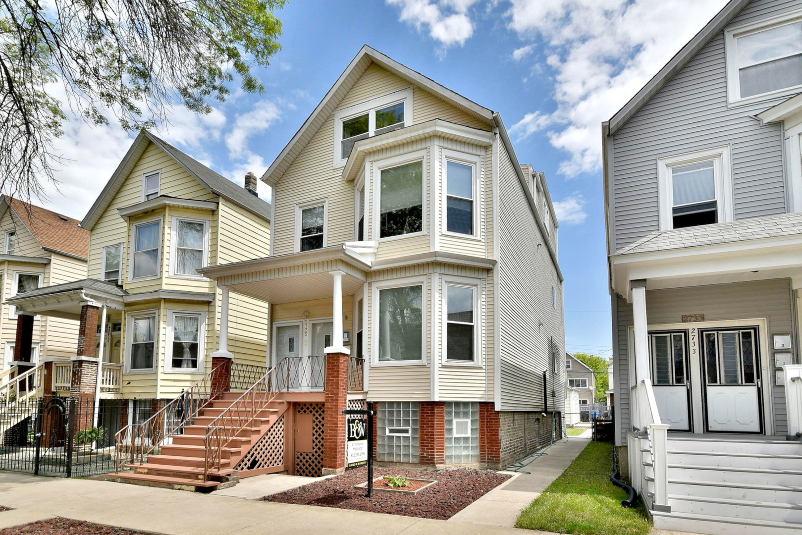 2735 North Ridgeway Avenue Chicago, IL 60647 - Photo 1 of 20