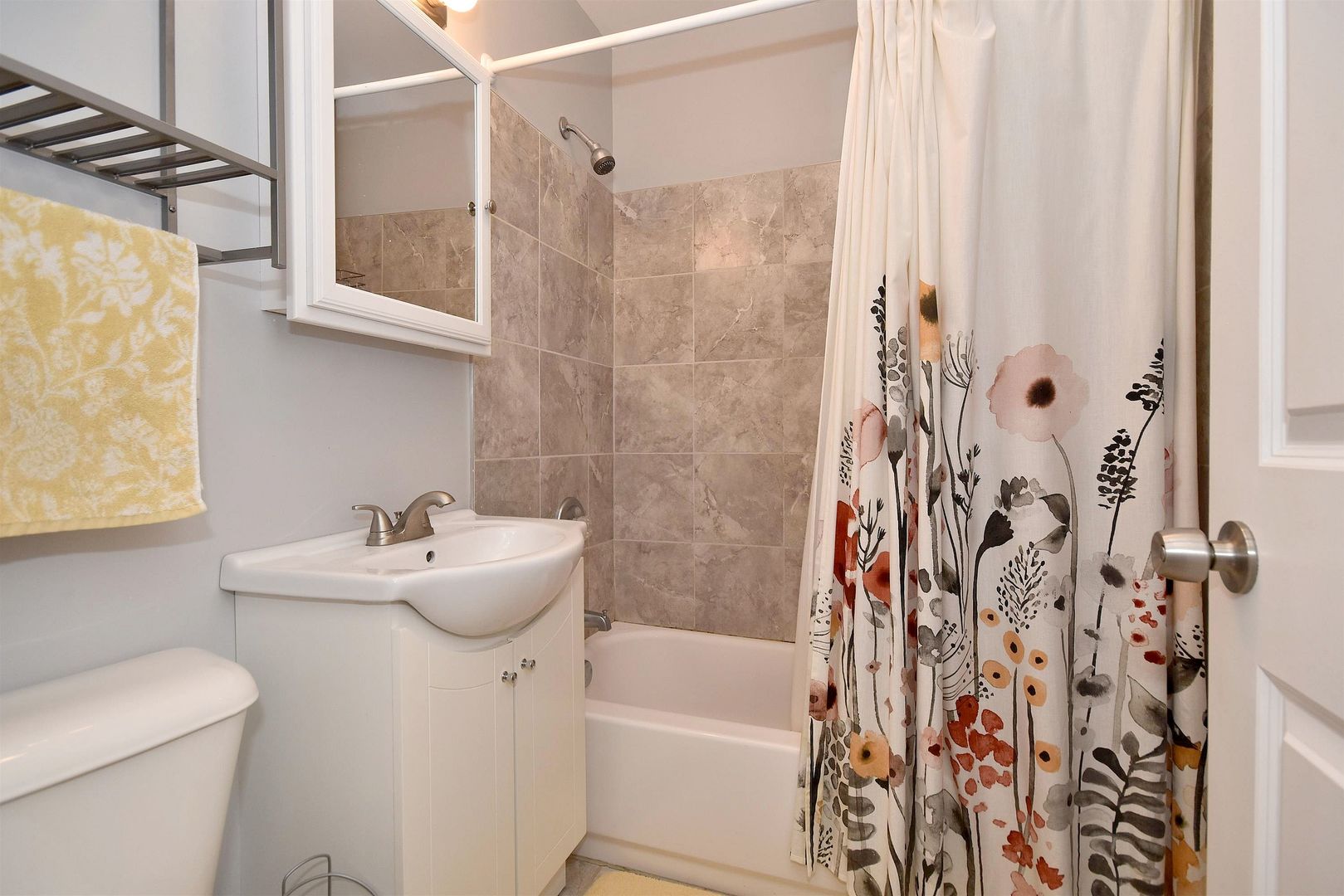 2735 North Ridgeway Avenue Chicago, IL 60647 - Photo 9 of 20