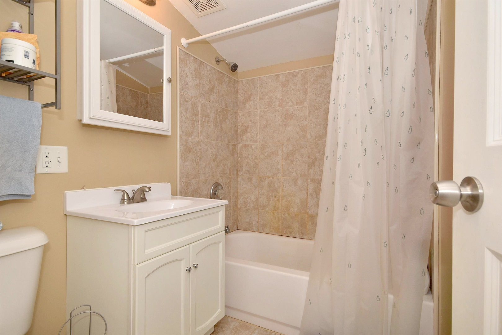 2735 North Ridgeway Avenue Chicago, IL 60647 - Photo 10 of 20