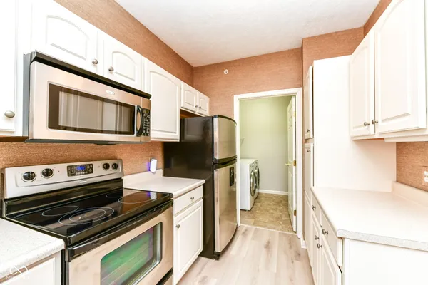 $179,900 | 17201 Gunther Boulevard, Unit 101, Westfield, IN 46074