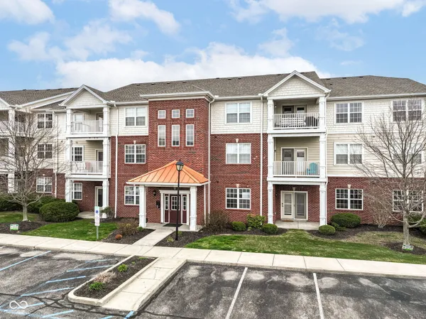 $179,900 | 17201 Gunther Boulevard, Unit 101, Westfield, IN 46074