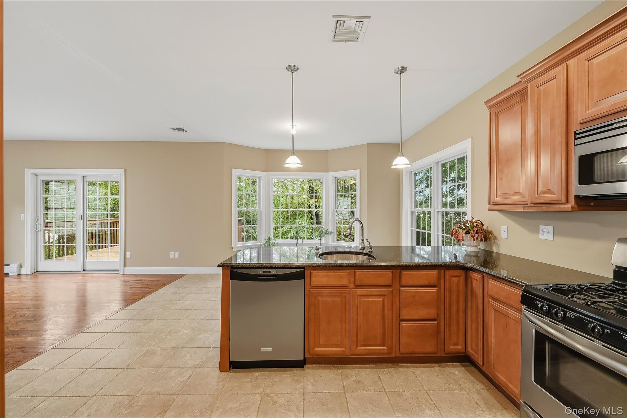 118 Ridge Road Valley Cottage, NY 10989 - Photo 22 of 41 Gallery Image 22