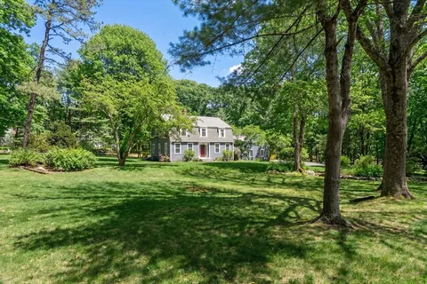 $1,399,000 | 3 Bridle Path, Sherborn, MA 01770