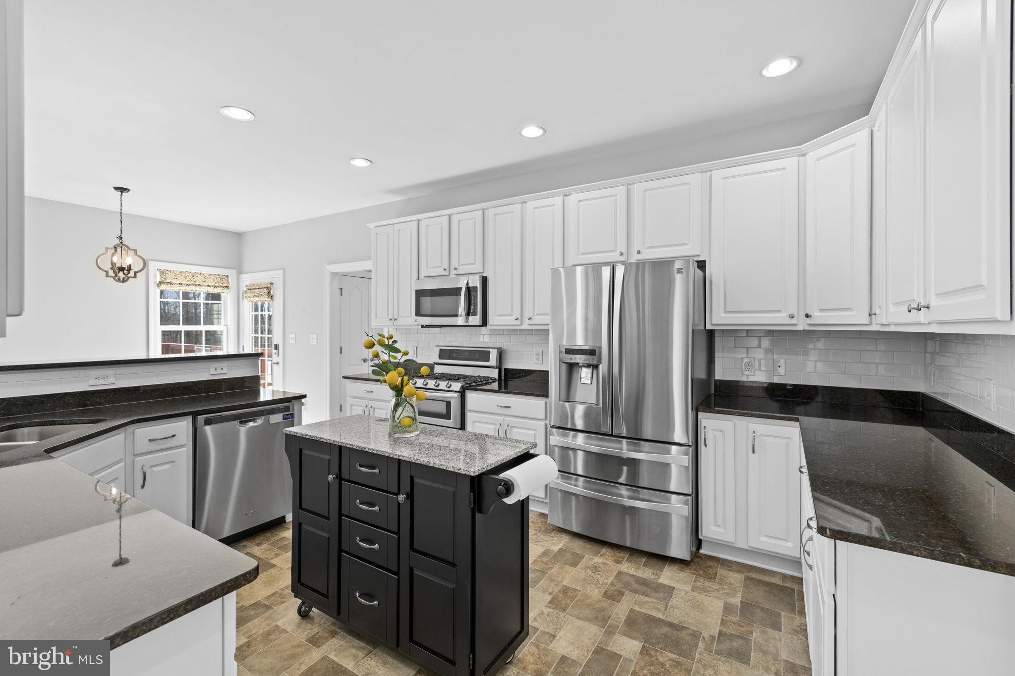 240 Poplar Road Fredericksburg, VA 22406 - Photo 12 of 77 Bright kitchen