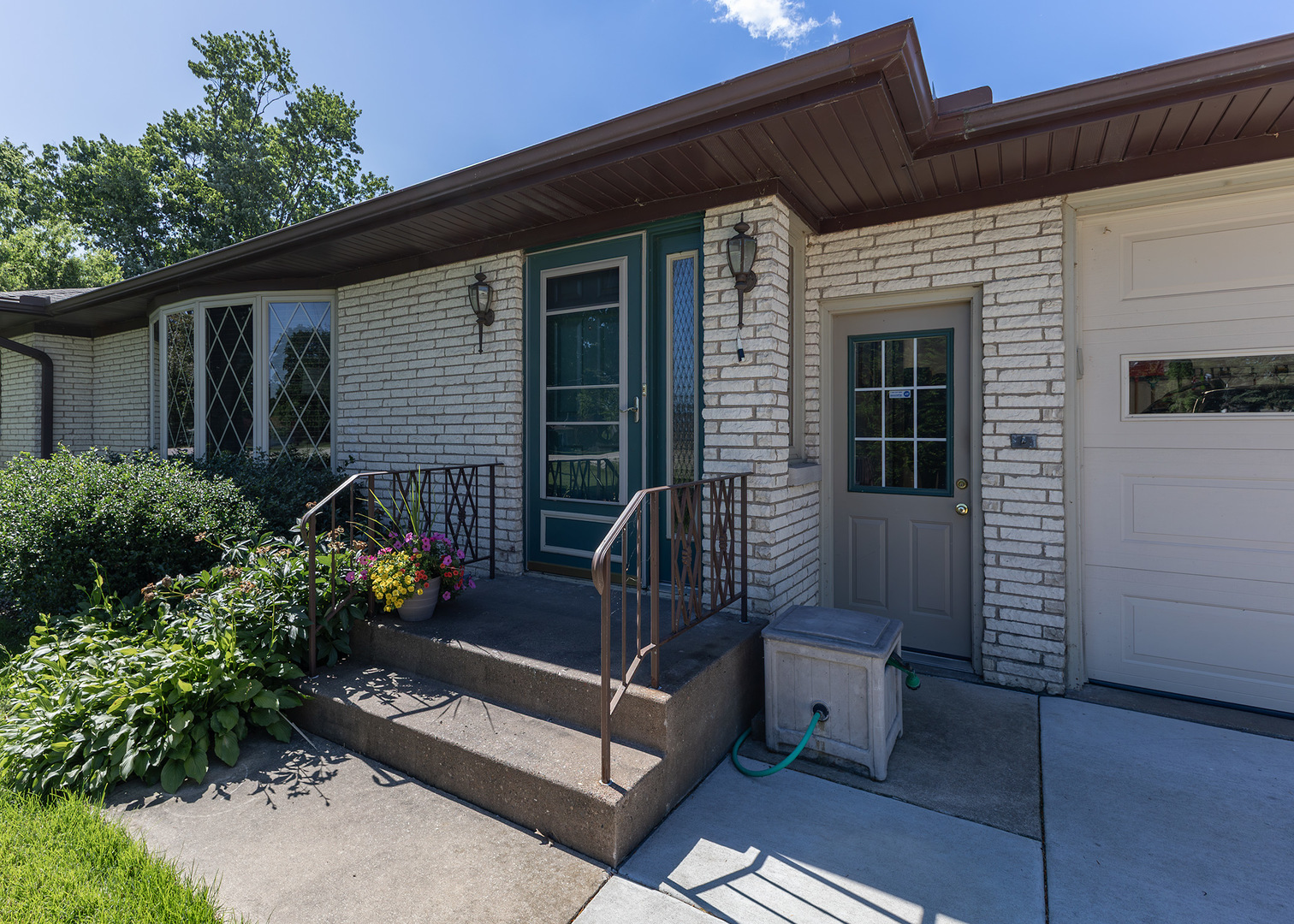 17028 Hubbard Road East Moline, IL 61244 - Photo 3 of 37