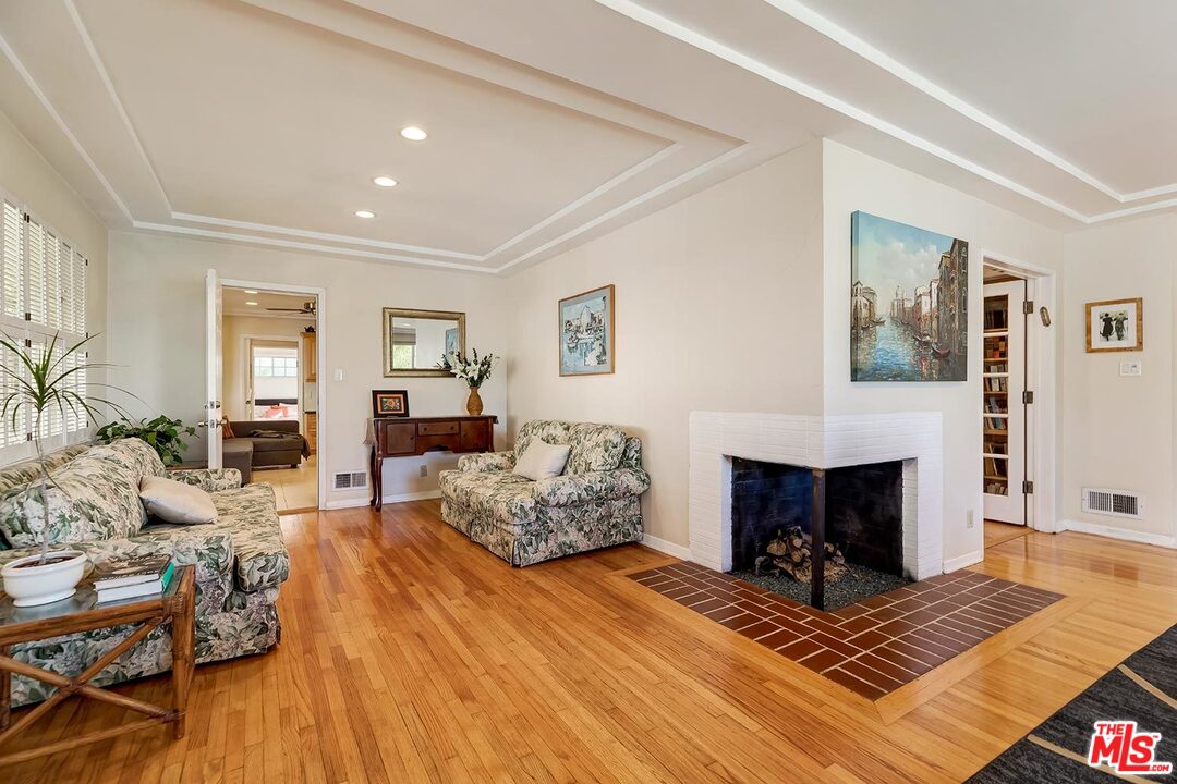 1612 Reeves Street Los Angeles, CA 90035 - Photo 7 of 34 Gallery Image 7