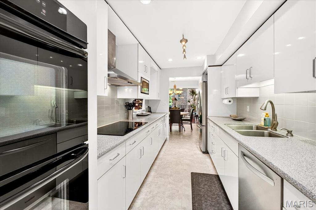 14308 East Conway Meadows Court, Unit 203 Chesterfield, MO 63017 - Photo 13 of 36