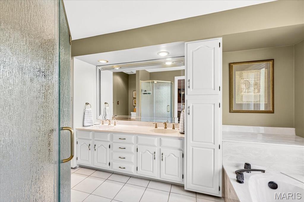 14308 East Conway Meadows Court, Unit 203 Chesterfield, MO 63017 - Photo 30 of 36