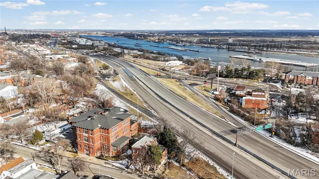 $135,000 | 4540 Nebraska Avenue, St. Louis, MO 63111