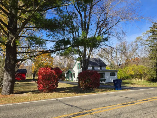 $170,000 | 180 Reading Avenue, Hillsdale, MI 49242