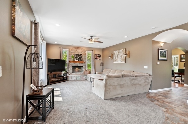 2601 Spring Leaf Drive Spring Grove, IL 60081 - Photo 12 of 38