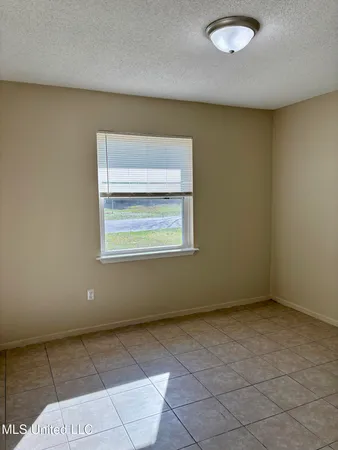 $1,200 | 1616 Timber Lane Road, Gautier, MS 39553