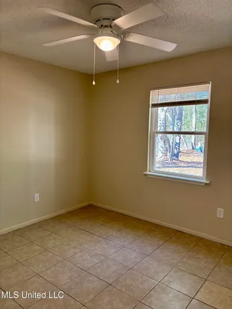 $1,200 | 1616 Timber Lane Road, Gautier, MS 39553