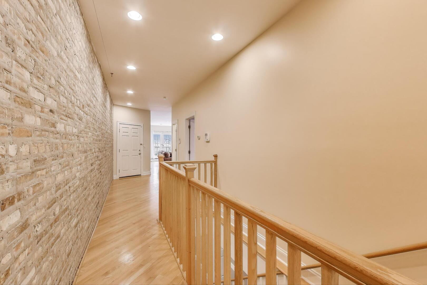 911 Maple Avenue, Unit 1N Evanston, IL 60202 - Photo 4 of 29 a view of hallway with stairs