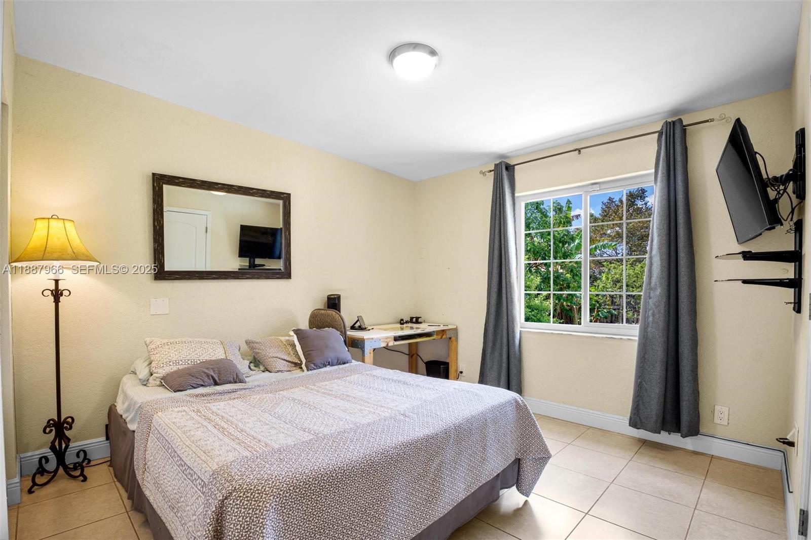 13211 Southwest 262nd Terrace Homestead, FL 33032 - Photo 12 of 39