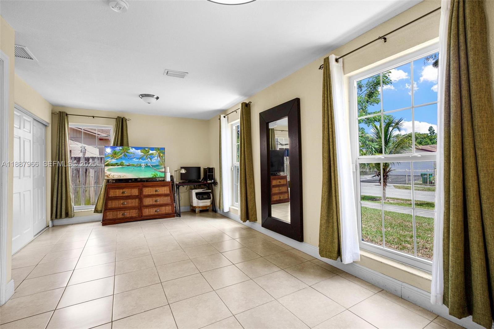 13211 Southwest 262nd Terrace Homestead, FL 33032 - Photo 14 of 39