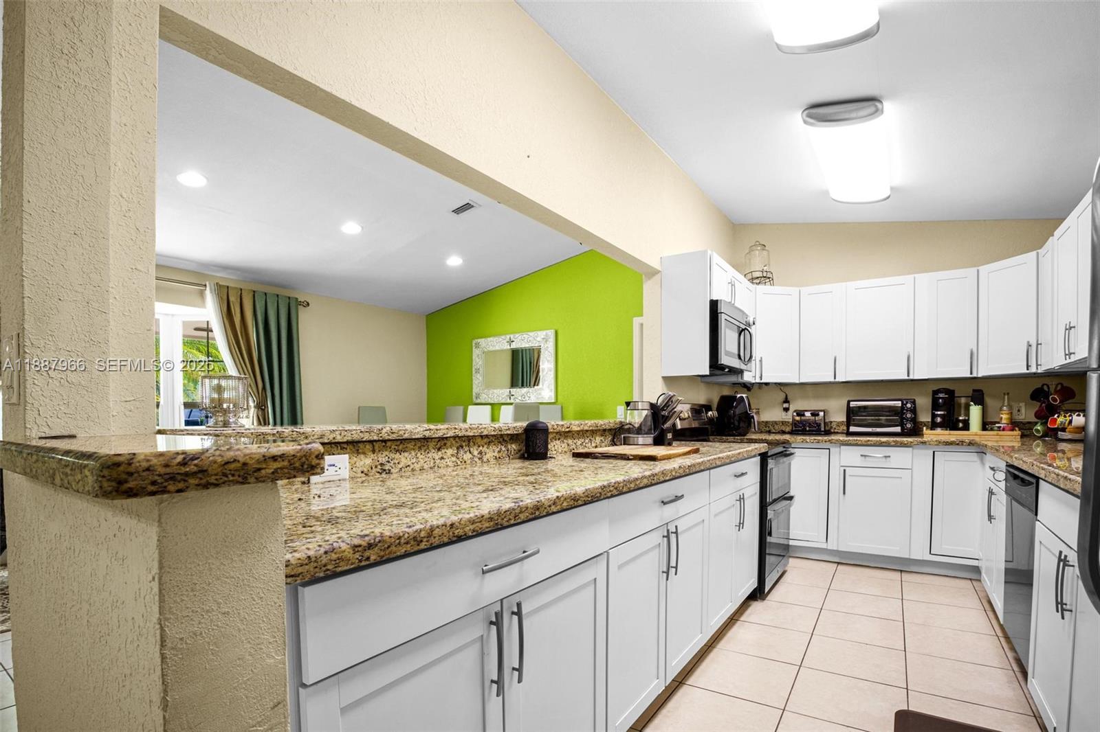 13211 Southwest 262nd Terrace Homestead, FL 33032 - Photo 8 of 39