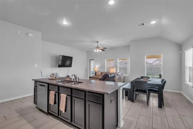 $272,700 | 15322 Laceleaf Trail, Houston, TX 77044