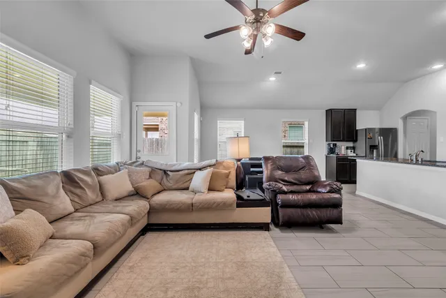 $272,700 | 15322 Laceleaf Trail, Houston, TX 77044