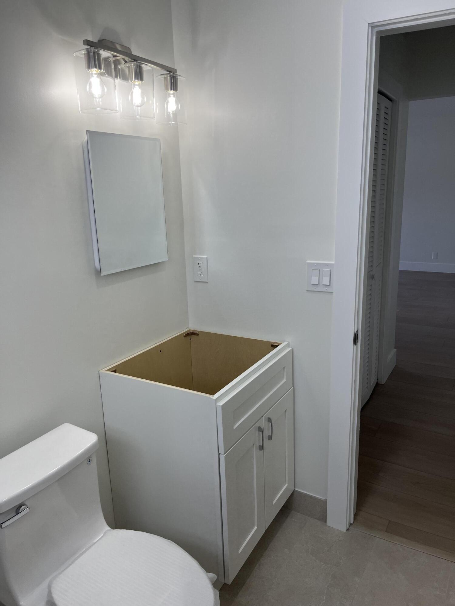 196 Northeast 28th Street Boca Raton, FL 33431 - Photo 8 of 10 196 NE 28th Street