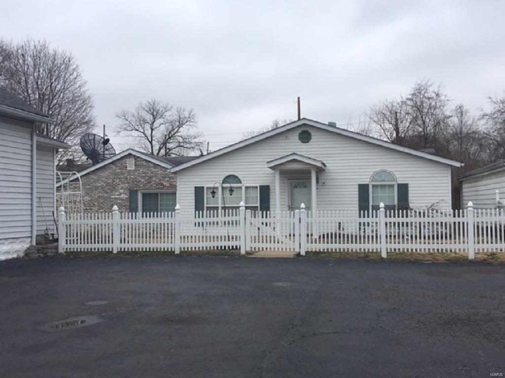 3506 Falling Springs Road Cahokia, IL 62206 - Photo 1 of 27