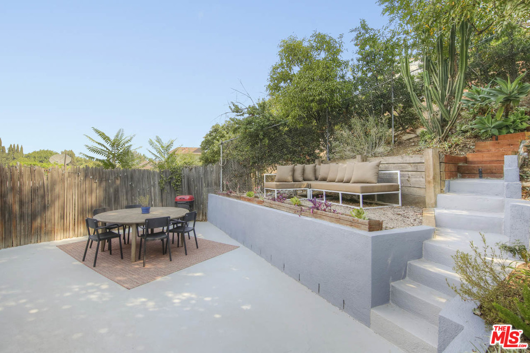 2408 Riverside Place Los Angeles, CA 90039 - Photo 14 of 20 Gallery Image 14