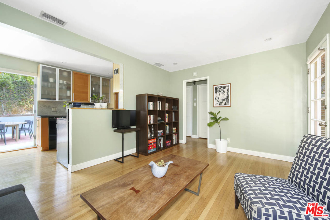 2408 Riverside Place Los Angeles, CA 90039 - Photo 4 of 20 Gallery Image 4