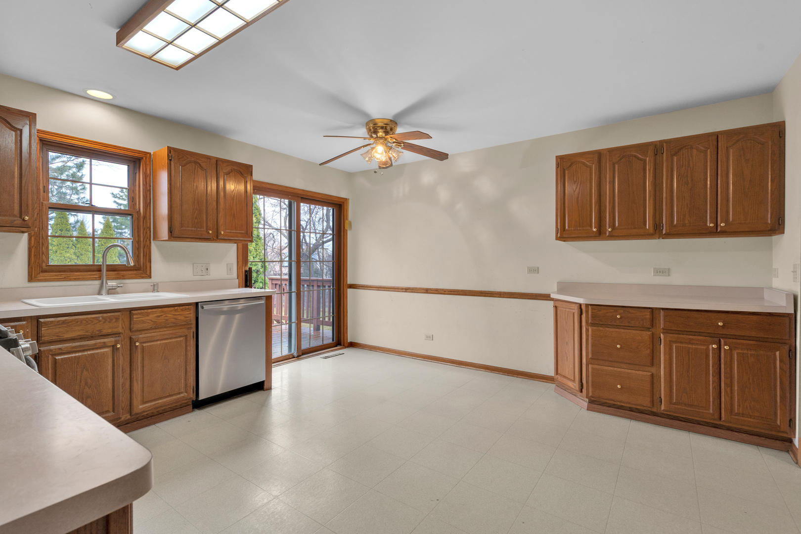 3702 Biscayne Road McHenry, IL 60050 - Photo 9 of 23