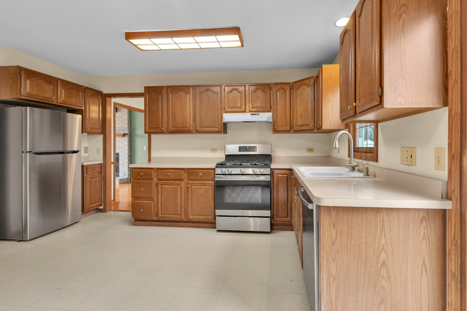 3702 Biscayne Road McHenry, IL 60050 - Photo 10 of 23