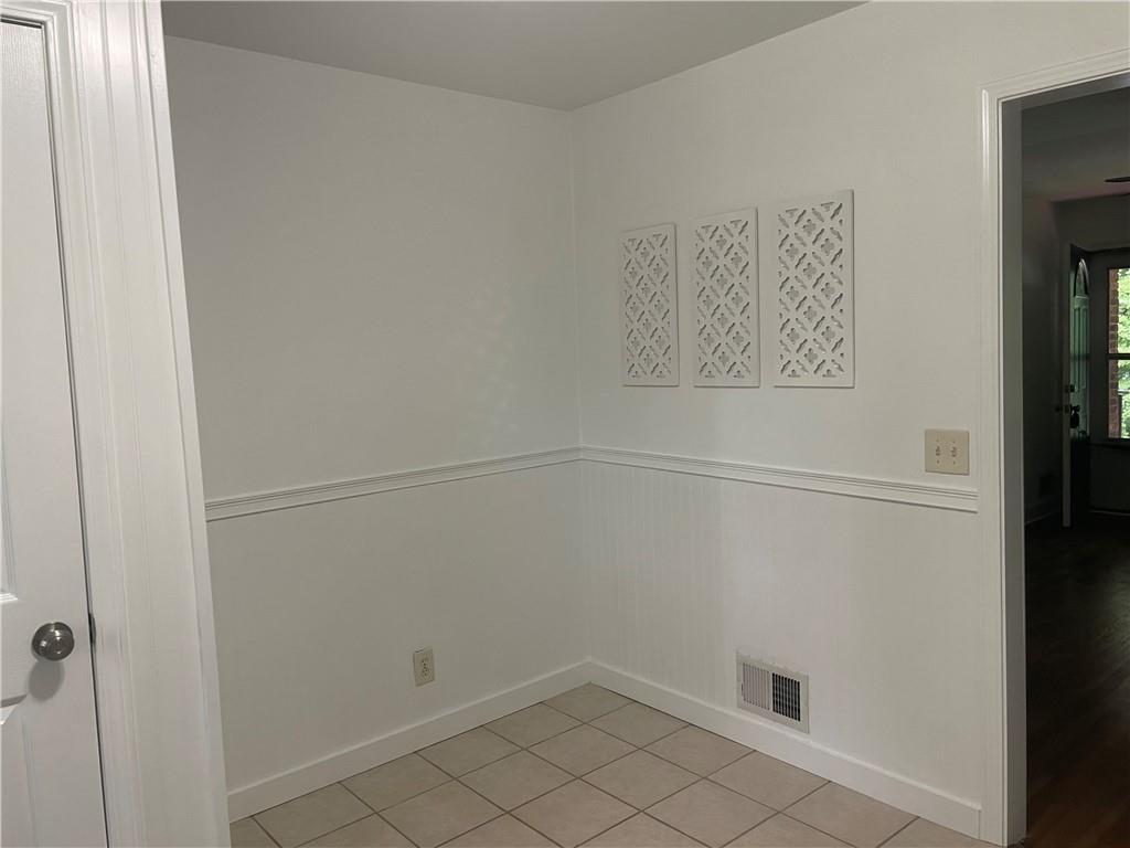 4260 South Lakeshore Drive, Unit RIGHT Acworth, GA 30101 - Photo 5 of 12