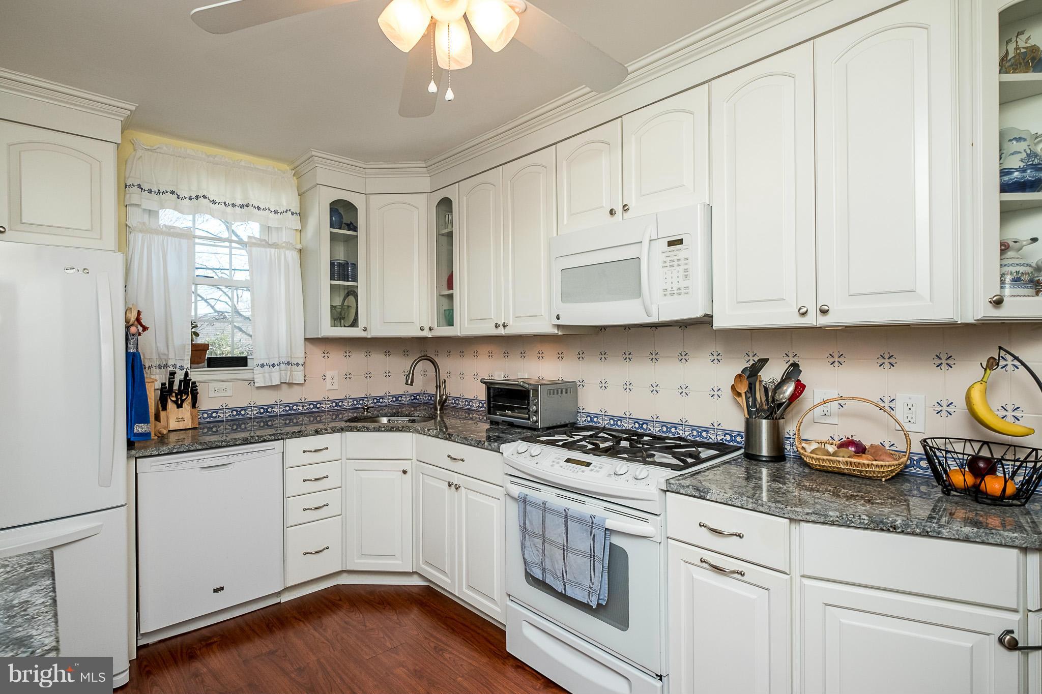 6313 Mt Ridge Road Catonsville, MD 21228 - Photo 2 of 26 Kitchen