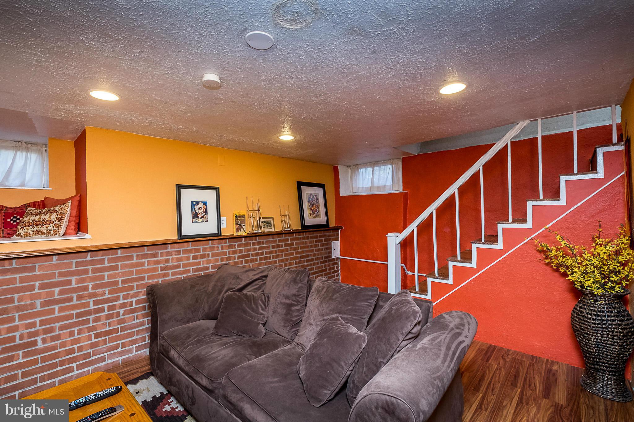 6313 Mt Ridge Road Catonsville, MD 21228 - Photo 18 of 26 Family Room