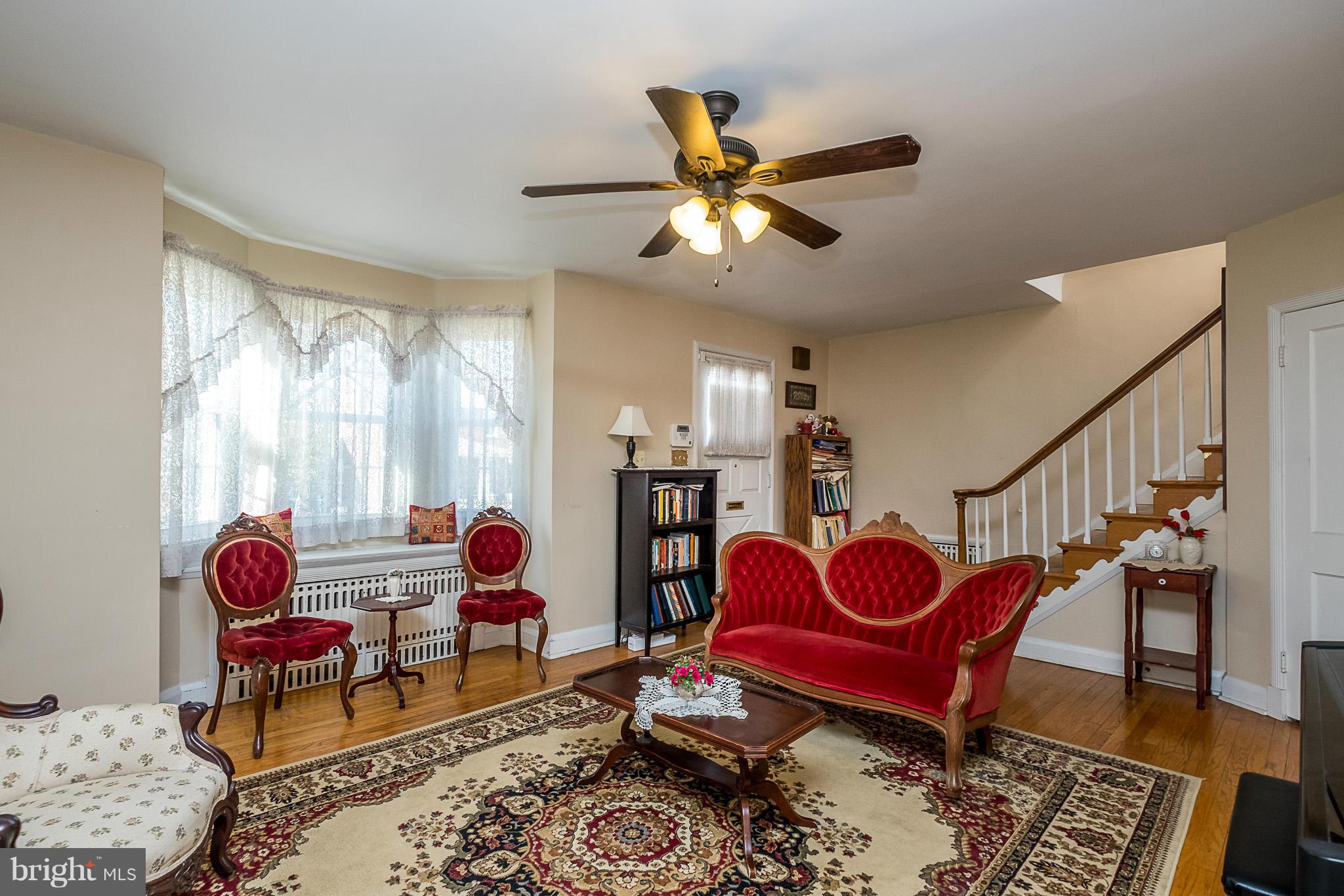 6313 Mt Ridge Road Catonsville, MD 21228 - Photo 6 of 26 Living Room
