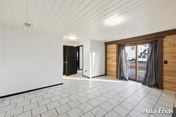 $238,900 | 3755 Jefferson Avenue Southeast, Wyoming, MI 49548