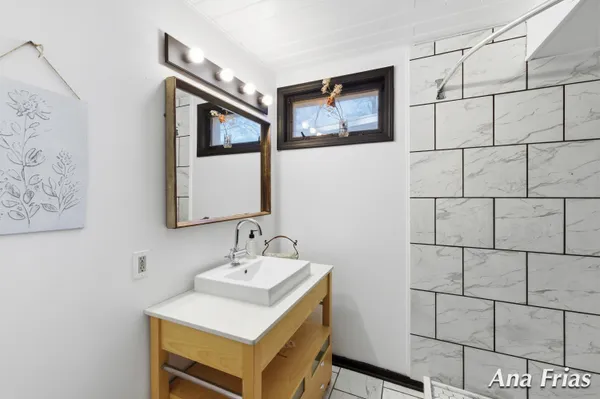 $238,900 | 3755 Jefferson Avenue Southeast, Wyoming, MI 49548