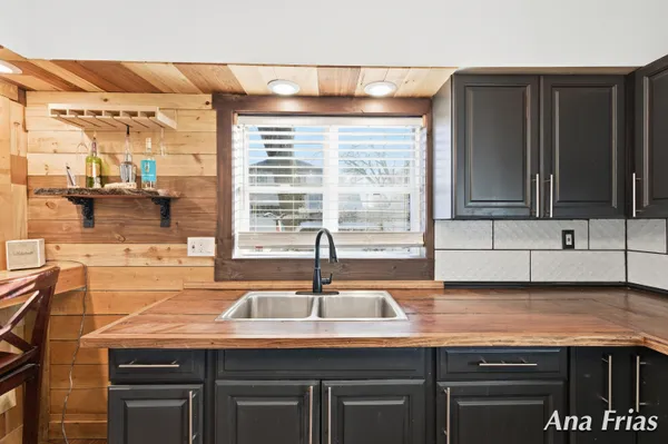 $238,900 | 3755 Jefferson Avenue Southeast, Wyoming, MI 49548