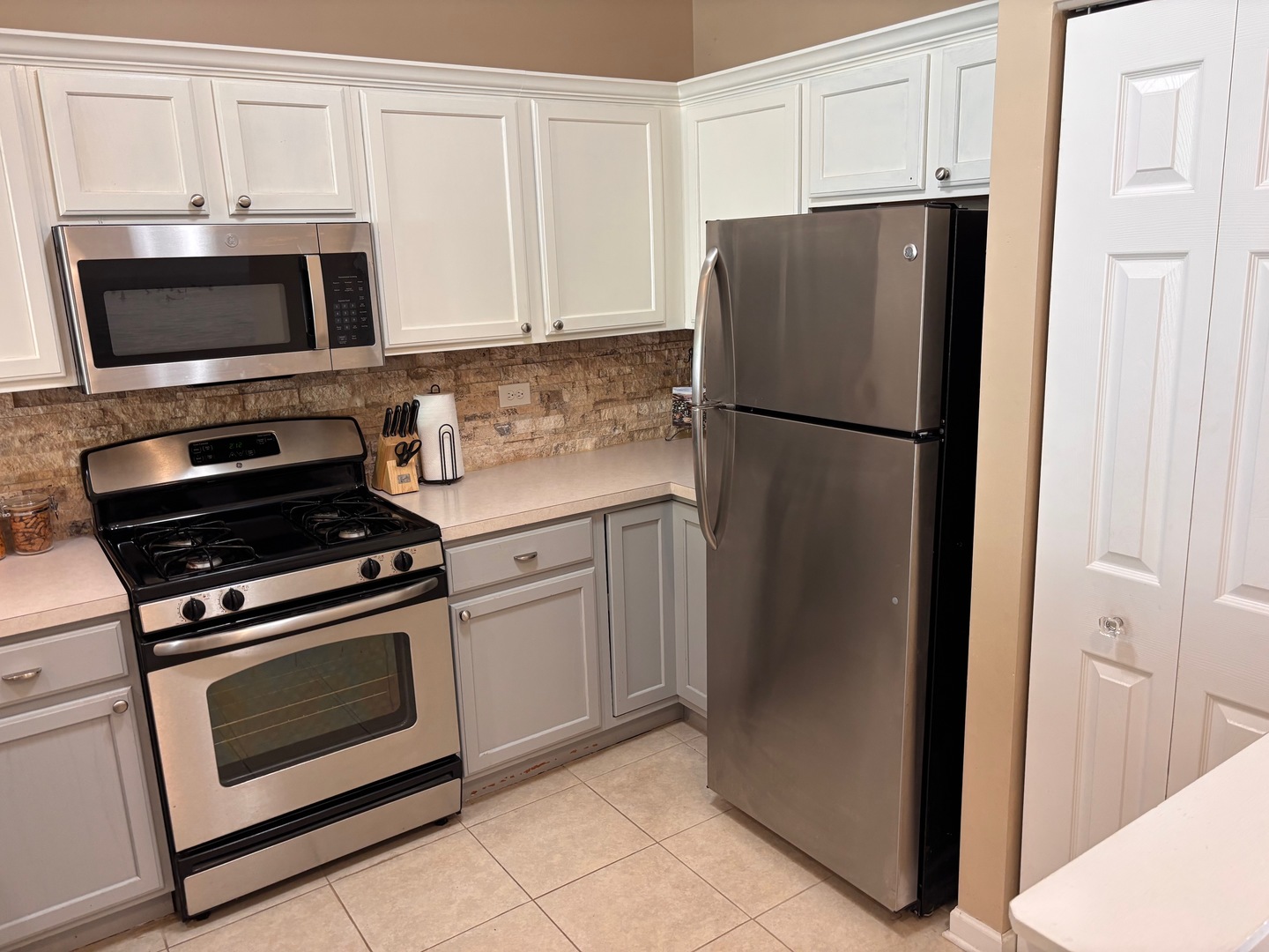 3142 Falling Waters Lane, Unit 3142 Lindenhurst, IL 60046 - Photo 6 of 33