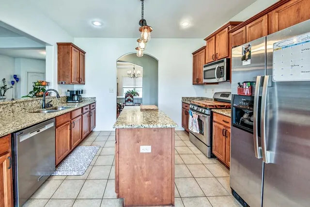 $438,999 | 82 Ridgetop Cove, Atoka, TN 38004