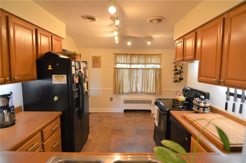 149 Thomas Road Canonsburg, PA 15317 - Photo 16 of 25 Gallery Image 16