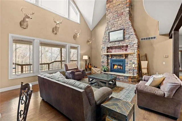 $1,275,000 | 650 Highway 13, Warrensburg, MO 64093