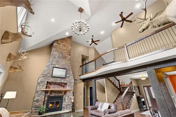 $1,275,000 | 650 Highway 13, Warrensburg, MO 64093