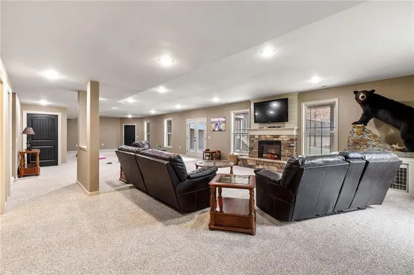 $1,275,000 | 650 Highway 13, Warrensburg, MO 64093