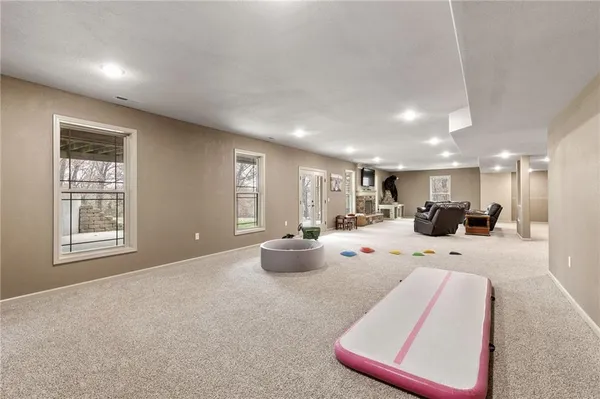 $1,275,000 | 650 Highway 13, Warrensburg, MO 64093