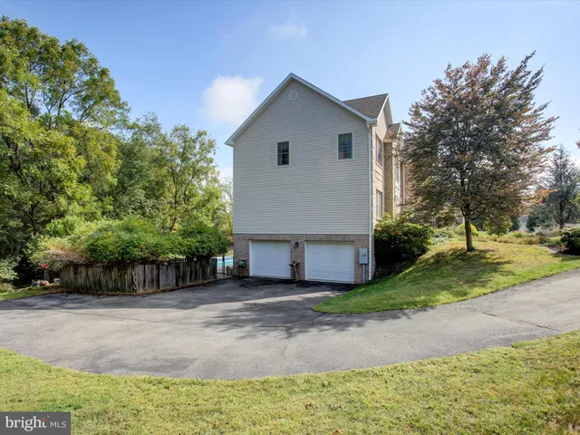 $659,900 | 8140 Golf Vista Drive, Greencastle, PA 17225